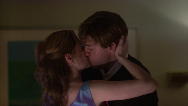 Illustration for article titled 6 Episodes Of 'The Office' That Flash Forward To Pam And Dwight Fucking On Jim's Grave